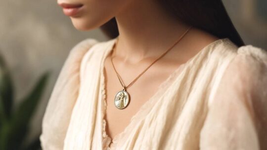 Pendentif ange gardien&nbsp;: un bijou précieux pour veiller sur un enfant